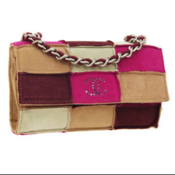 Chanel - Picture 2 of 12